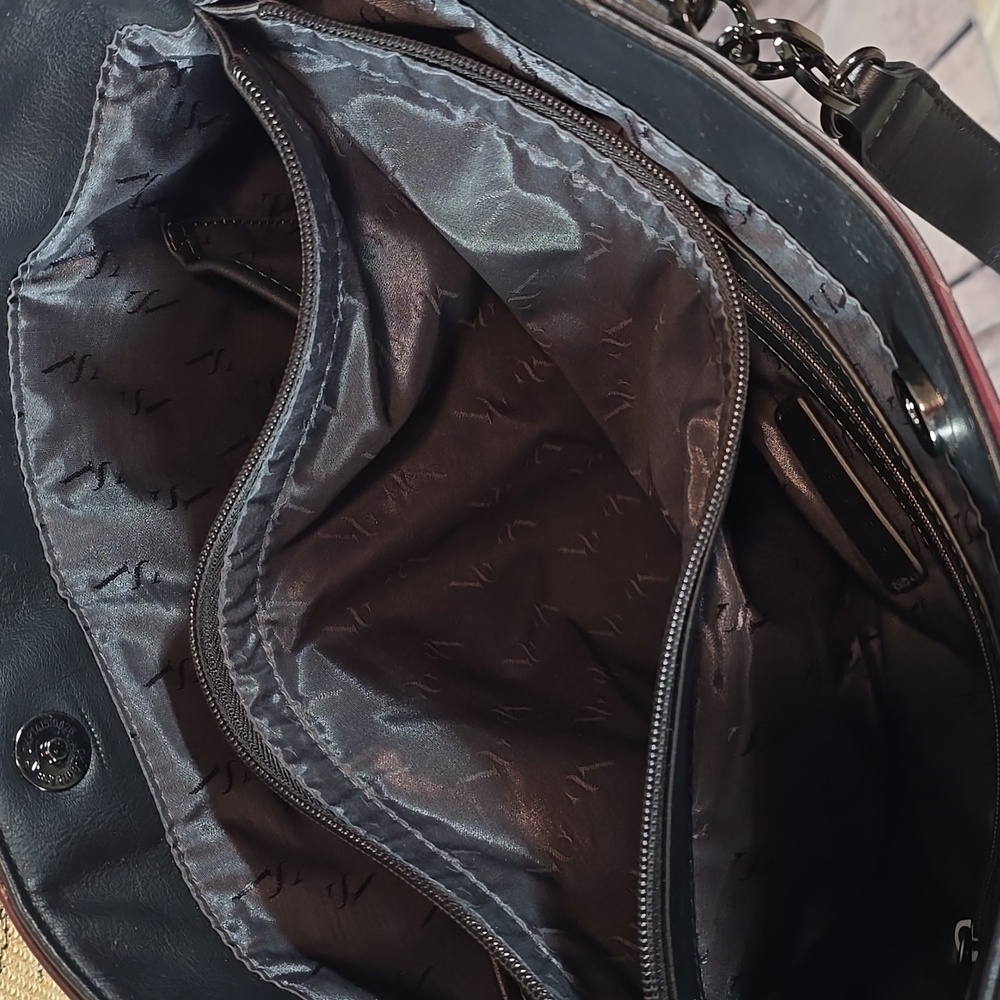 Simply Vera Vera Wang Handbag Wine and Black - Picture 13 of 15